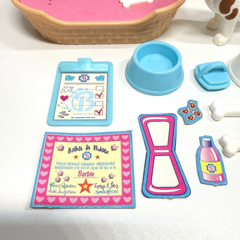 Vintage 1995 Mattel Pet Doctor Barbie Dog Care Play Set Bed Bowls 12 Accessories